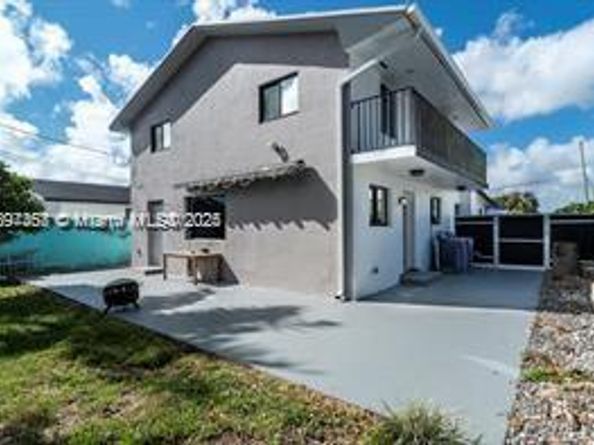 2729 SW 67th Ave, Miami FL 33155