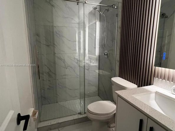 222 SW 8th St, Dania Beach FL 33004