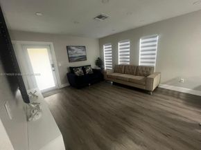 222 SW 8th St, Dania Beach FL 33004