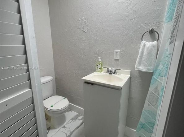 222 SW 8th St, Dania Beach FL 33004