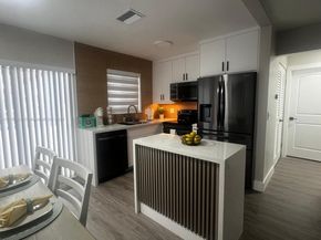 222 SW 8th St, Dania Beach FL 33004