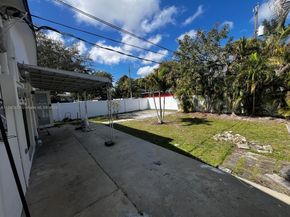 222 SW 8th St, Dania Beach FL 33004