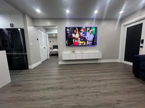222 SW 8th St, Dania Beach FL 33004