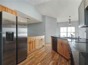 20774 NW 3rd Ct, Pembroke Pines FL 33029