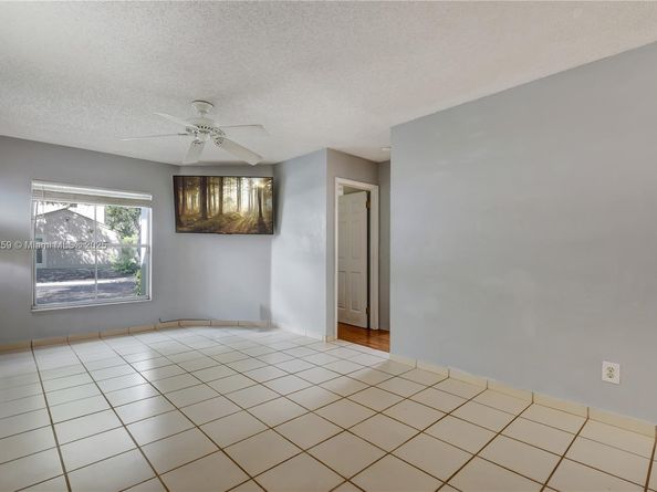 20774 NW 3rd Ct, Pembroke Pines FL 33029