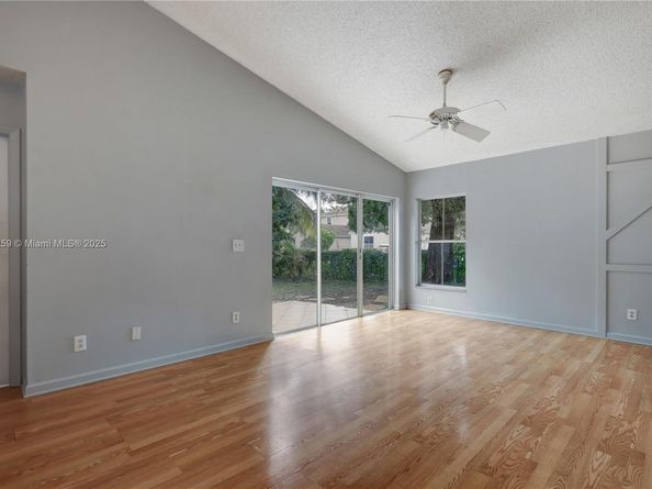 20774 NW 3rd Ct, Pembroke Pines FL 33029