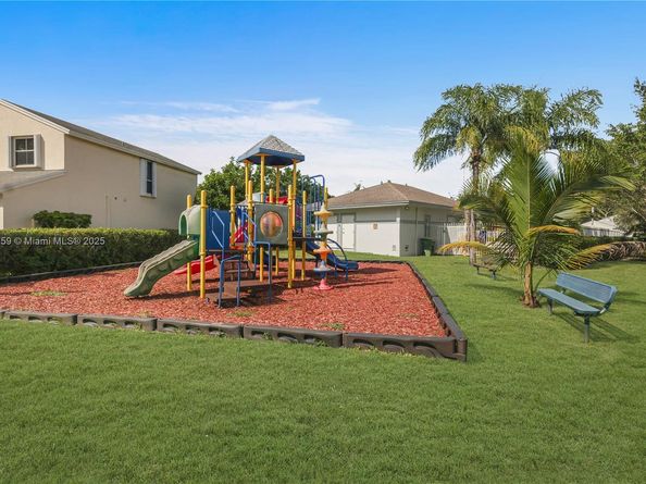 20774 NW 3rd Ct, Pembroke Pines FL 33029