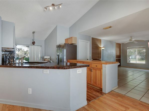 20774 NW 3rd Ct, Pembroke Pines FL 33029