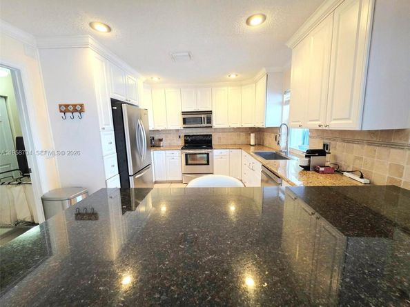 3371 NW 67th St, Fort Lauderdale FL 33309