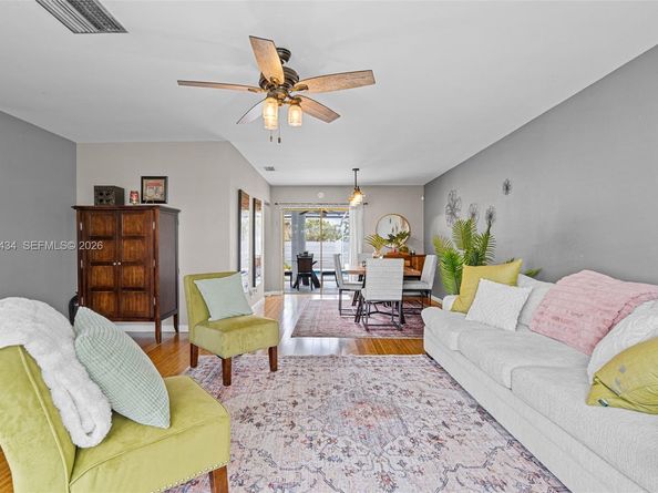 5214 W Park Rd, Hollywood FL 33021