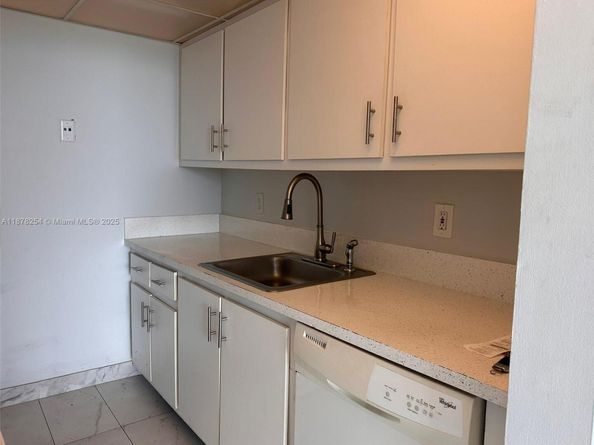 2350 NE 135th St 1406, North Miami FL 33181