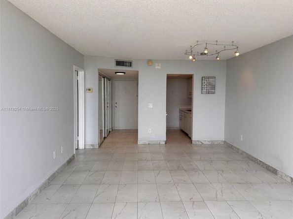2350 NE 135th St 1406, North Miami FL 33181