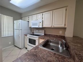 2228 N Cypress Bend Dr 407, Pompano Beach FL 33069