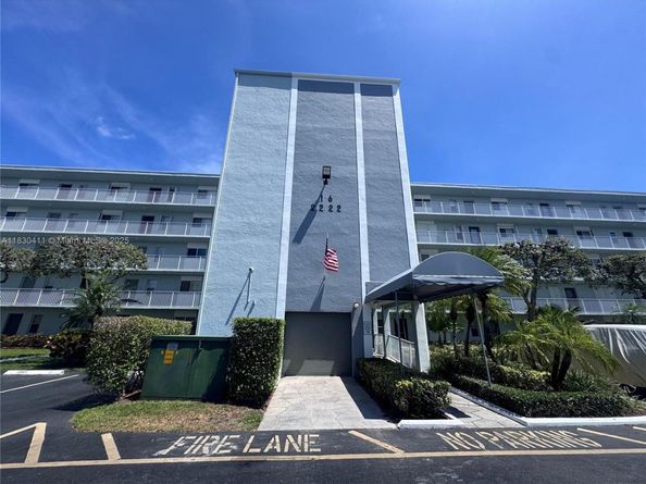 2228 N Cypress Bend Dr 407, Pompano Beach FL 33069