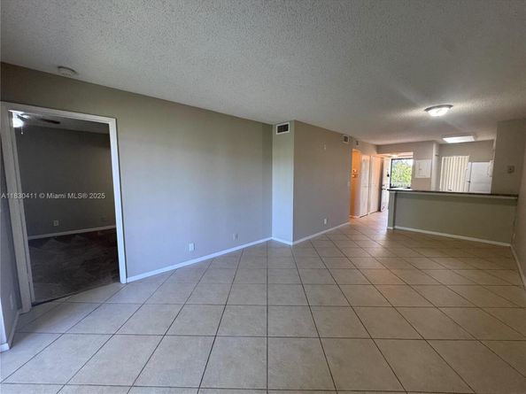 2228 N Cypress Bend Dr 407, Pompano Beach FL 33069