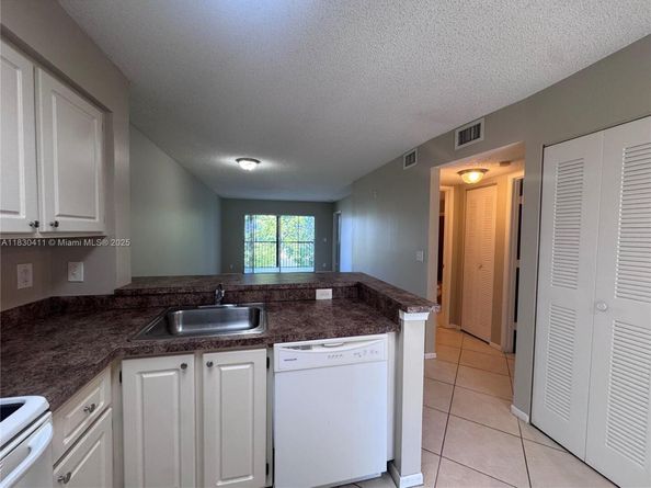 2228 N Cypress Bend Dr 407, Pompano Beach FL 33069