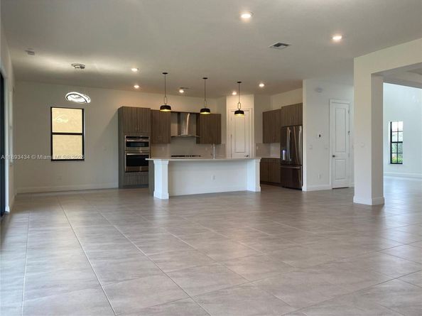 12535 N Parkland Bay Trl, Parkland FL 33076