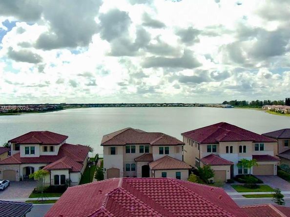 12535 N Parkland Bay Trl, Parkland FL 33076