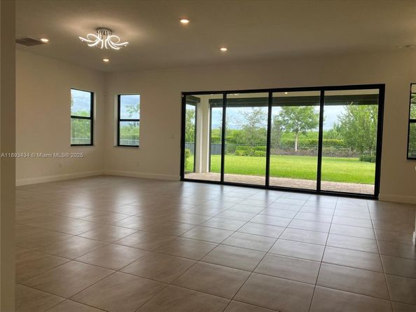 12535 N Parkland Bay Trl, Parkland FL 33076