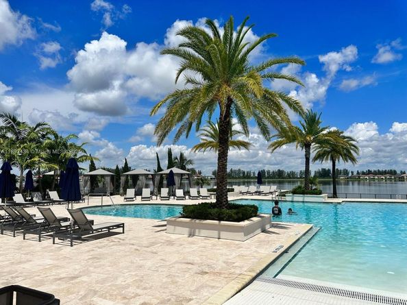 12535 N Parkland Bay Trl, Parkland FL 33076