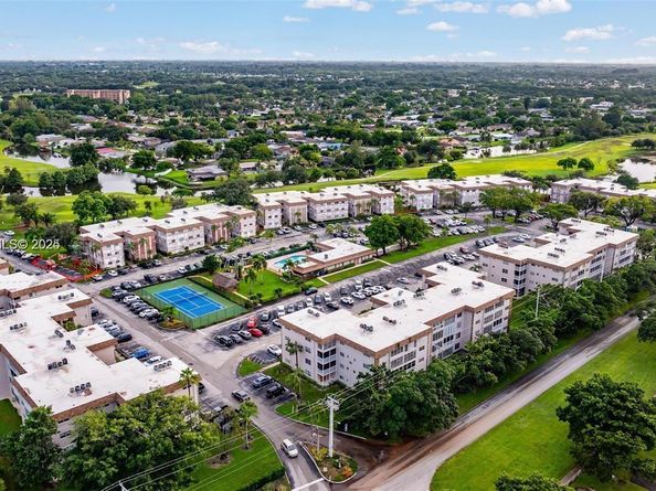 8161 SW 24th Ct 404, Davie FL 33324