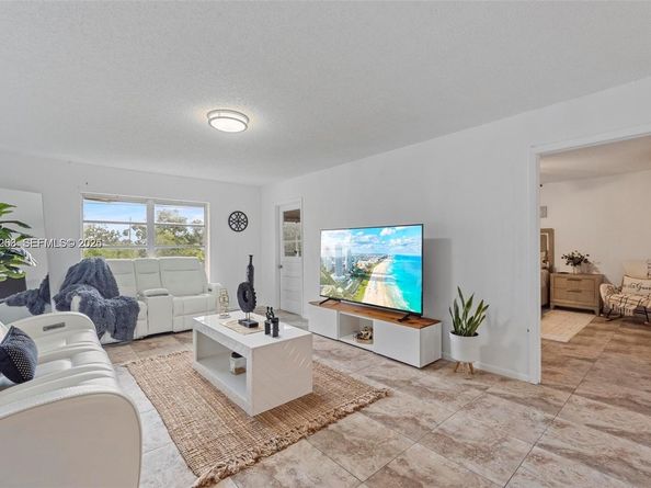 8161 SW 24th Ct 404, Davie FL 33324