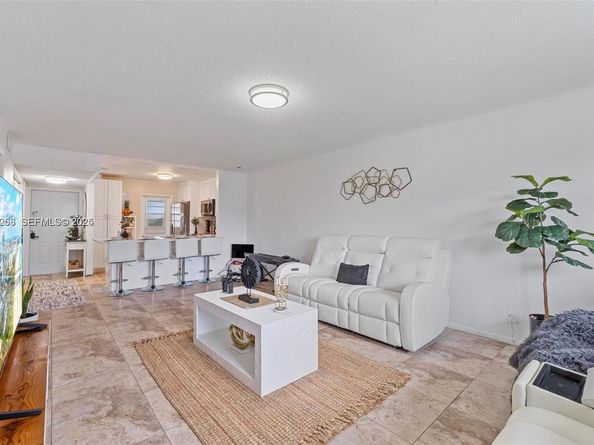 8161 SW 24th Ct 404, Davie FL 33324