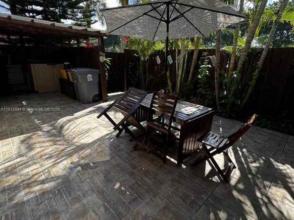 8457 Boca Rio Dr, Boca Raton FL 33433