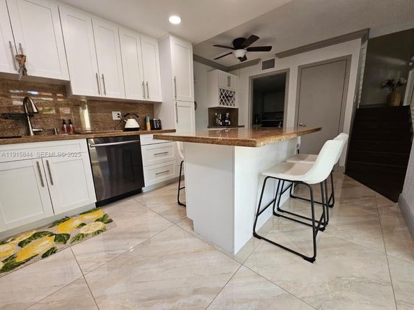 8457 Boca Rio Dr, Boca Raton FL 33433