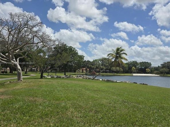 15290 SW 106th Ln 316, Miami FL 33196