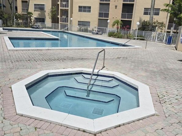 15290 SW 106th Ln 316, Miami FL 33196