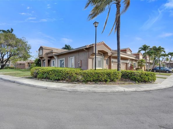 10131 Lombardy Dr, Tamarac FL 33321