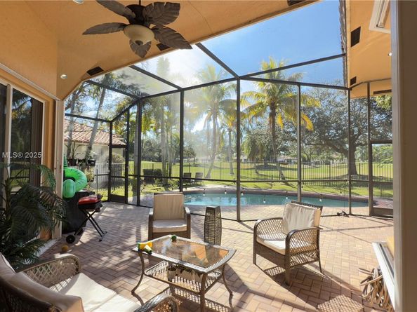 2531 Eagle Run Dr, Weston FL 33327