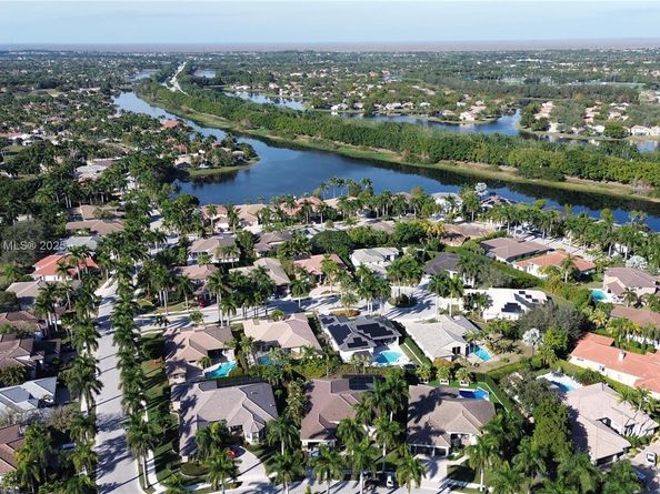 2531 Eagle Run Dr, Weston FL 33327