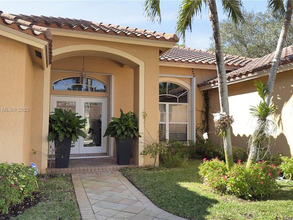 2531 Eagle Run Dr, Weston FL 33327