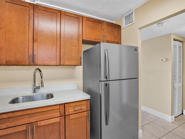 15600 NW 7th Ave 306, Miami FL 33169