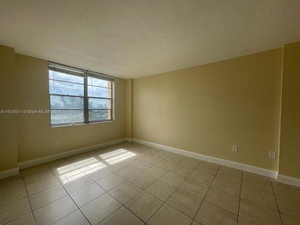 15600 NW 7th Ave 306, Miami FL 33169