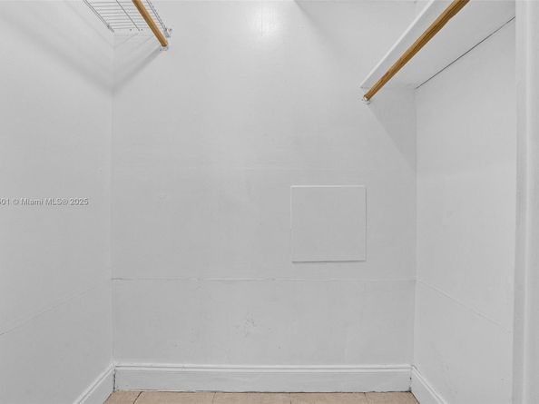 15600 NW 7th Ave 306, Miami FL 33169