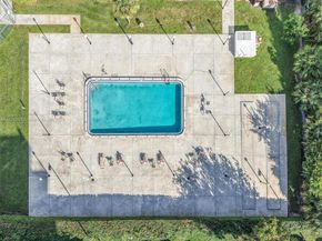 15600 NW 7th Ave 306, Miami FL 33169