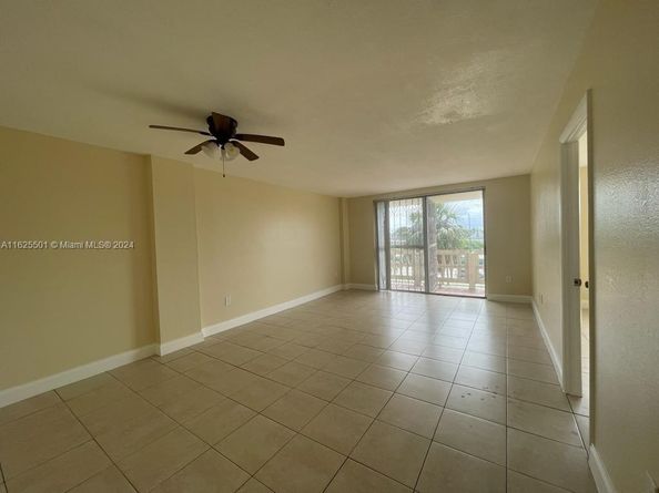 15600 NW 7th Ave 306, Miami FL 33169