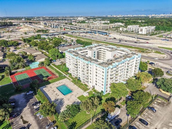 15600 NW 7th Ave 306, Miami FL 33169