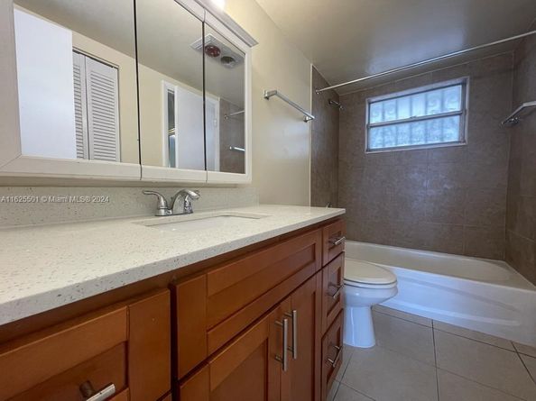 15600 NW 7th Ave 306, Miami FL 33169