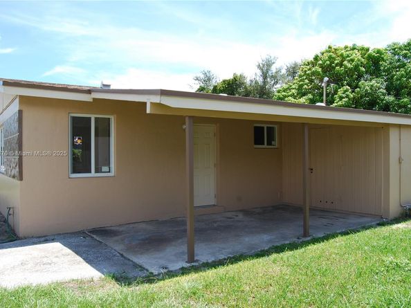 3020 NW 71st St, Miami FL 33147