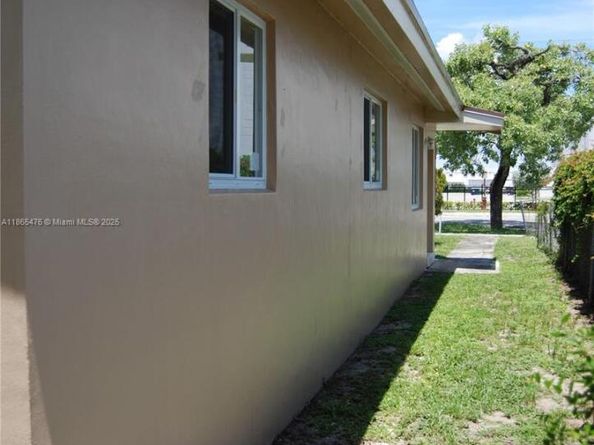 3020 NW 71st St, Miami FL 33147