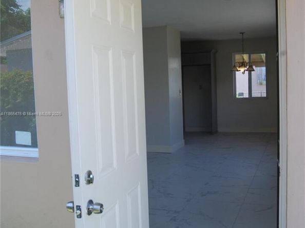 3020 NW 71st St, Miami FL 33147
