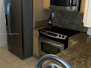 6001 SW 70th St 201, South Miami FL 33143