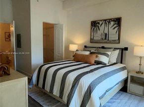 6001 SW 70th St 201, South Miami FL 33143