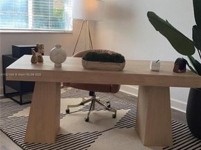 6001 SW 70th St 201, South Miami FL 33143