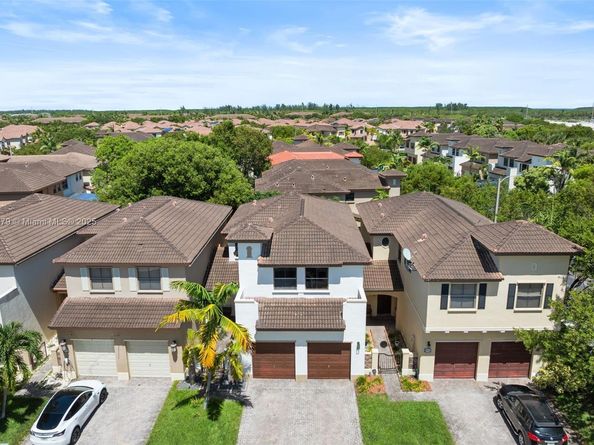 22837 SW 89th Path, Cutler Bay FL 33190