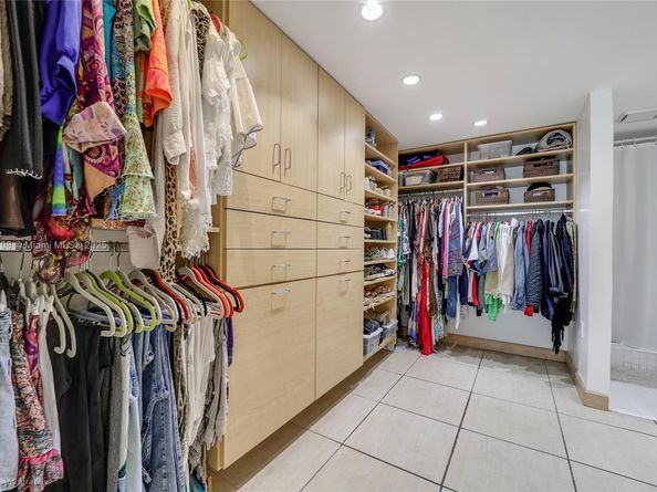 575 Crandon Blvd 306, Key Biscayne FL 33149